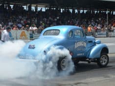 JMC_5011_'37-Chevy-Smokes-It