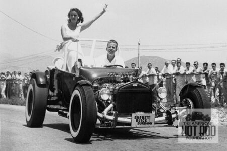 IVO_008_Trophy-Girl-with-Tom-Ivo