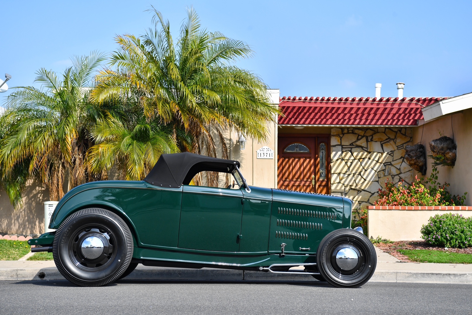 Stands Lou_AHRF_HROTM_2022_03_side b