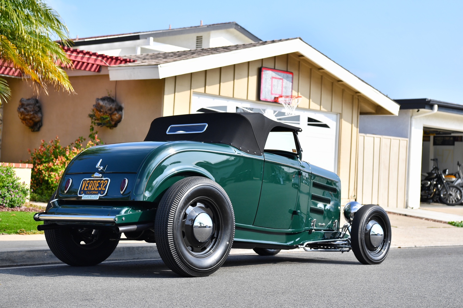 Stands Lou_AHRF_HROTM_2022_05_three quarter right rear