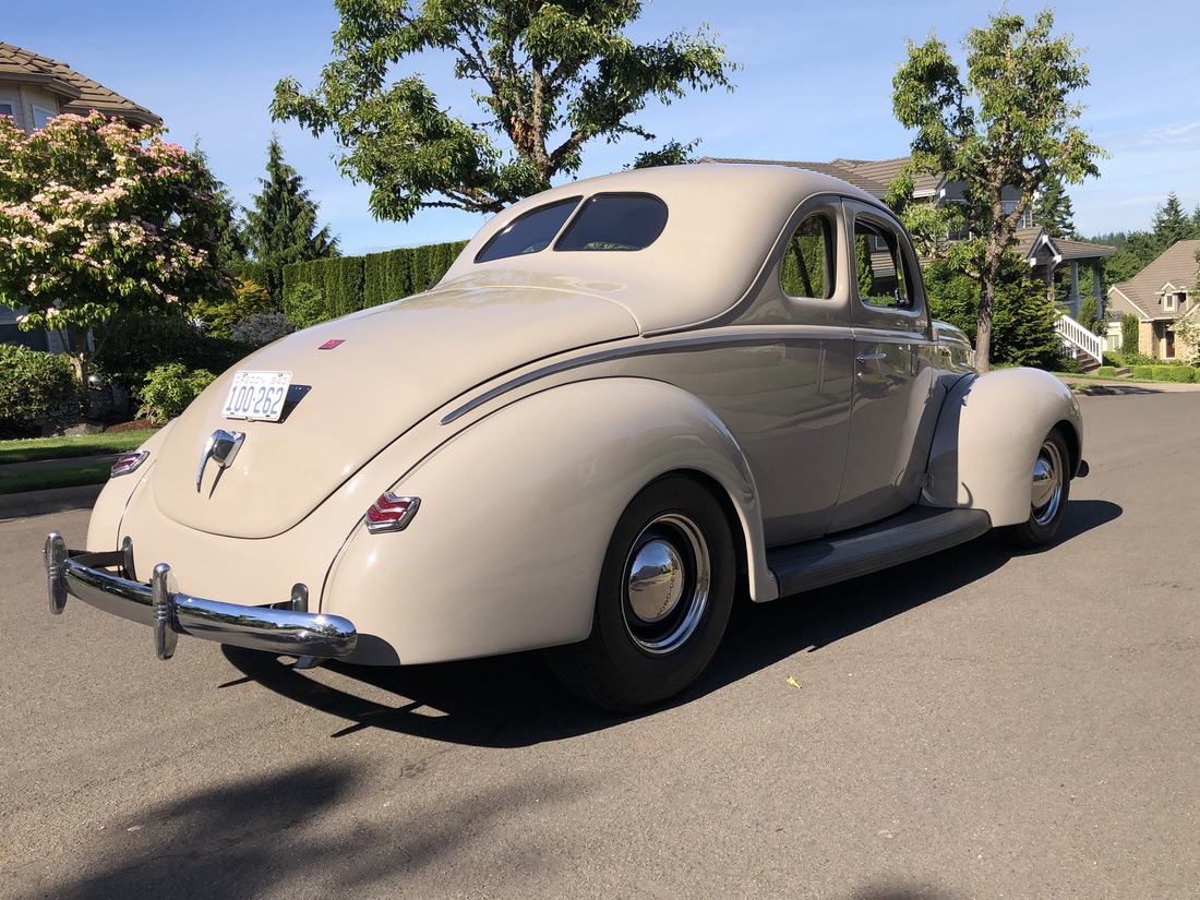 1940 Ford Deluxe Coupe (Dan Leedom)